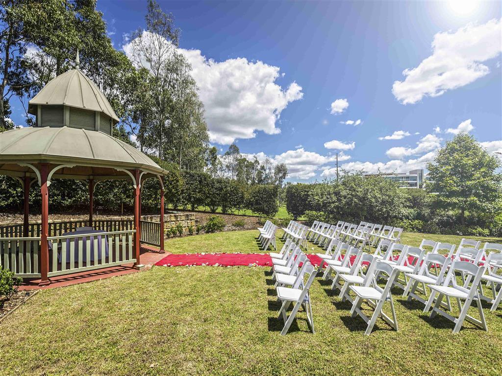 Visy Dior Hotell Baulkham Hills Exteriör bild