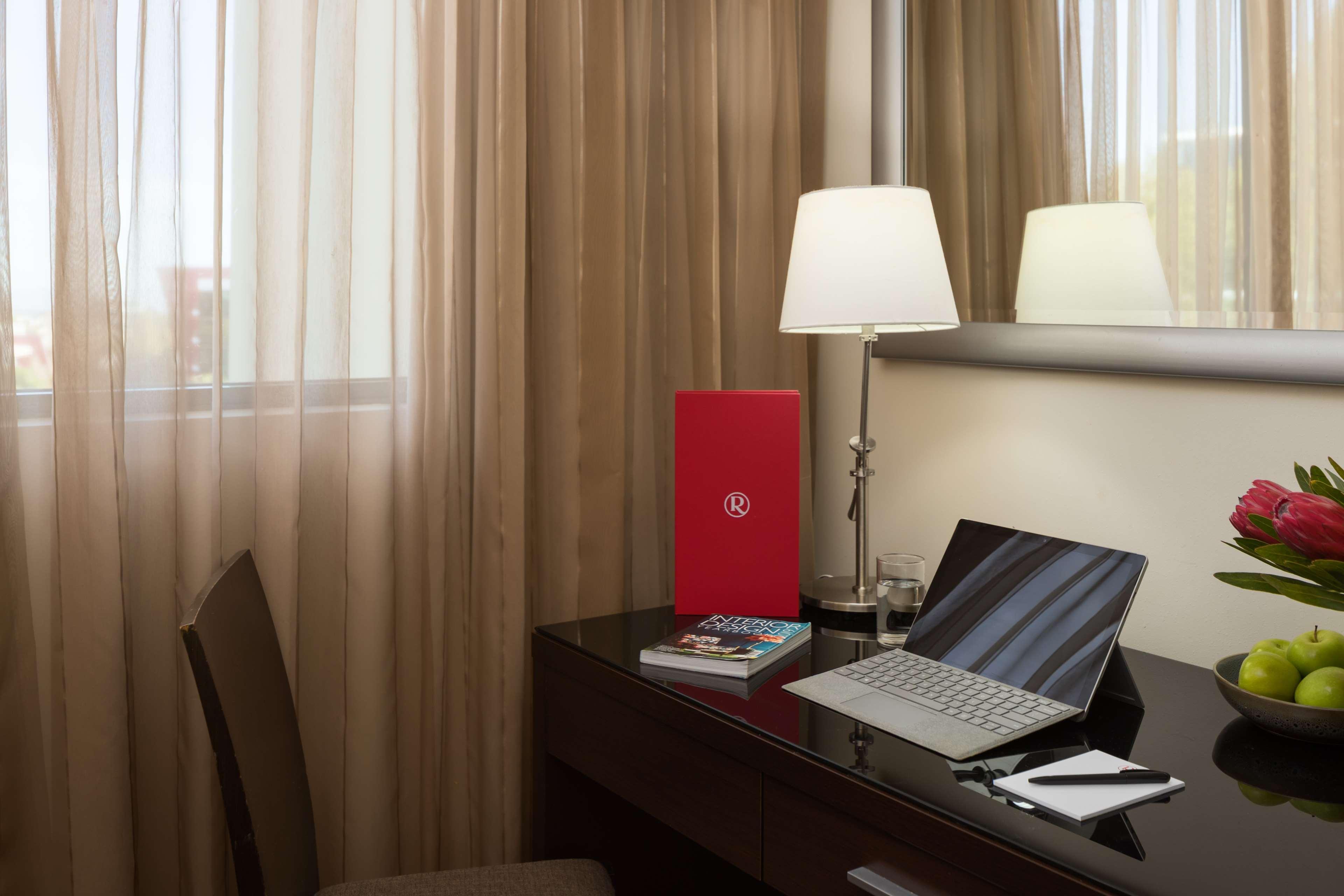 Visy Dior Hotell Baulkham Hills Exteriör bild