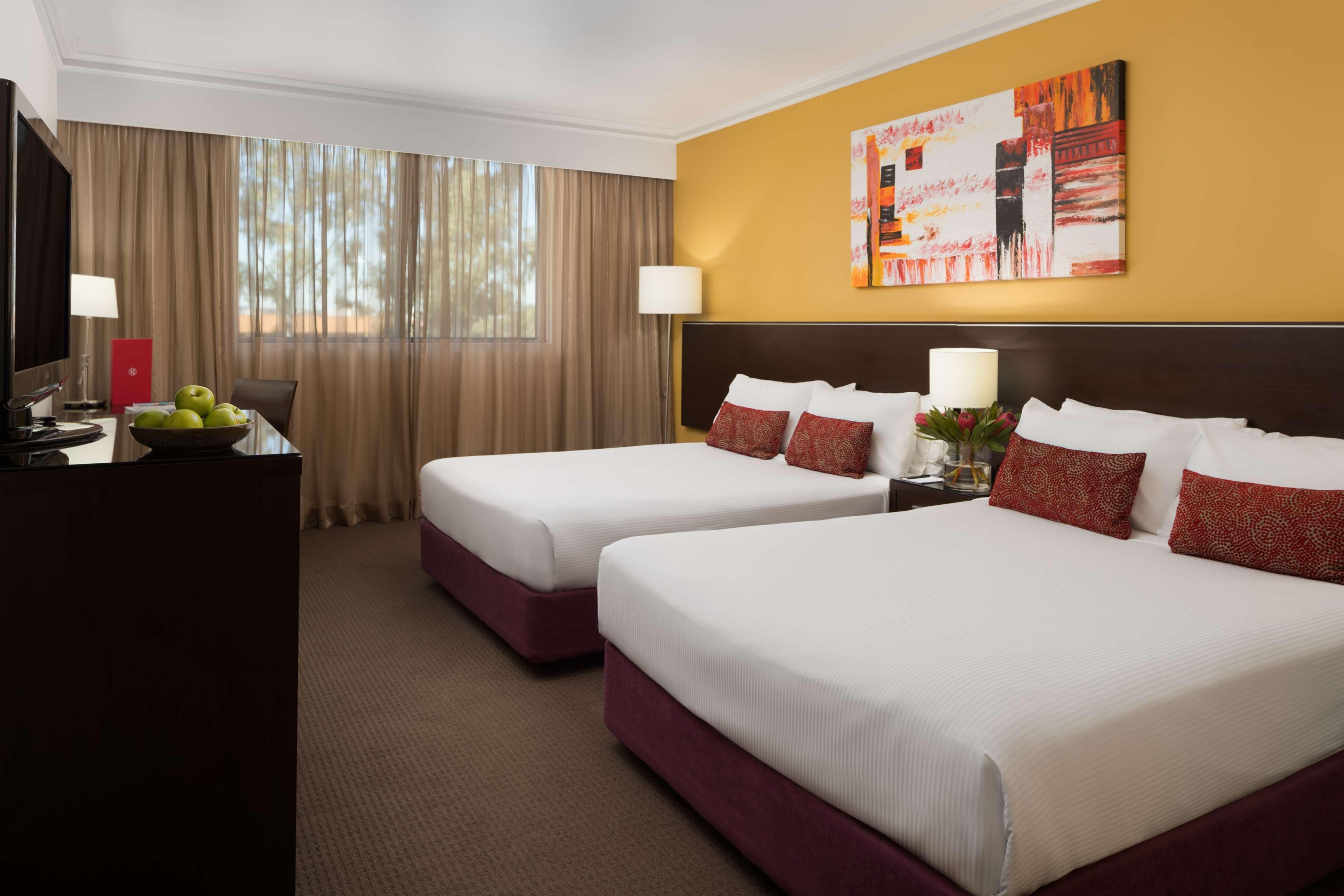 Visy Dior Hotell Baulkham Hills Exteriör bild