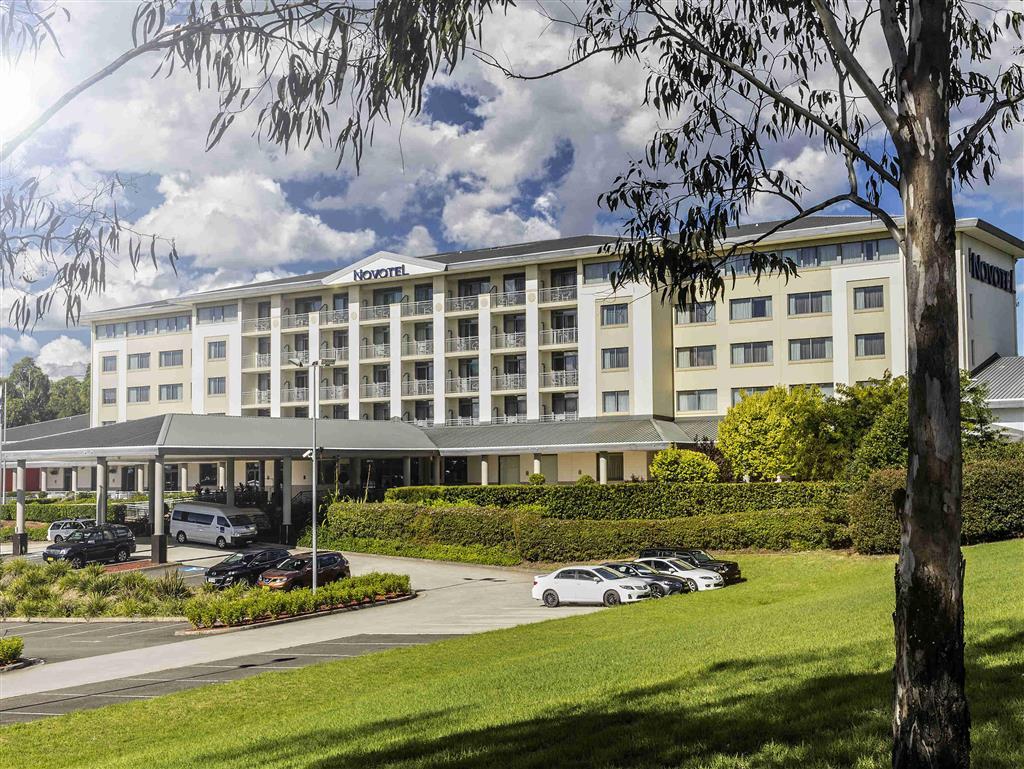 Visy Dior Hotell Baulkham Hills Exteriör bild