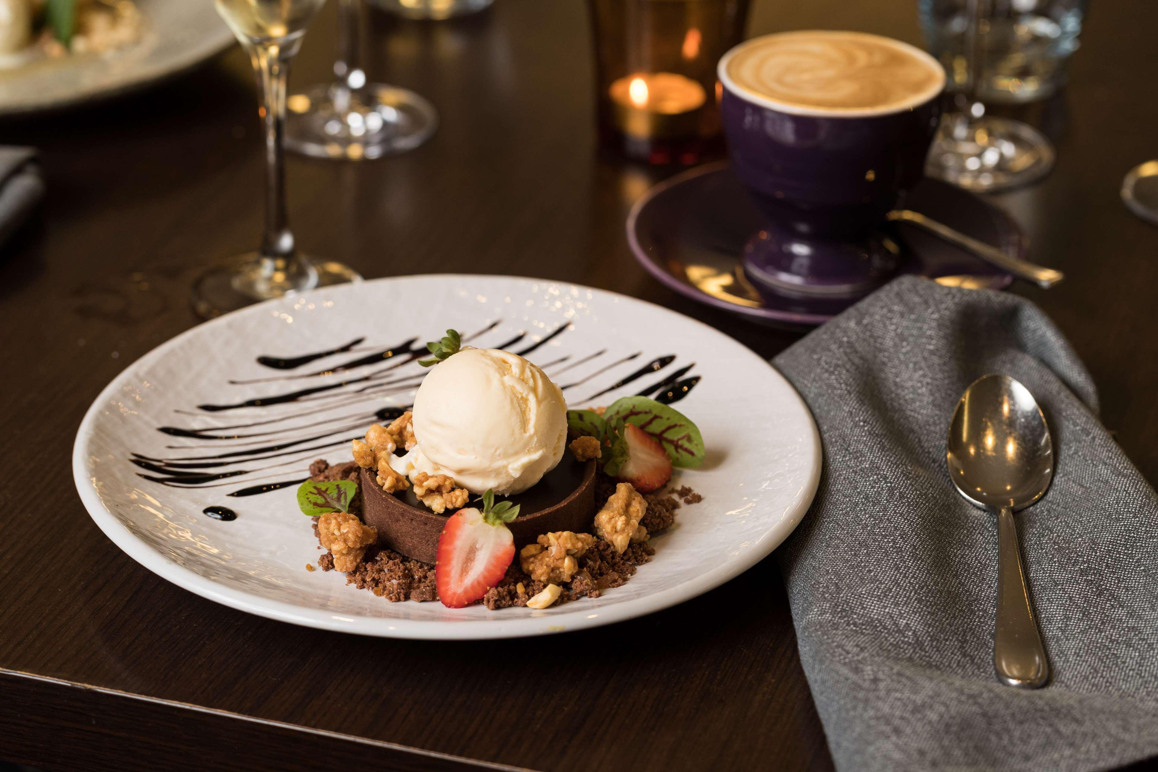 Visy Dior Hotell Baulkham Hills Exteriör bild