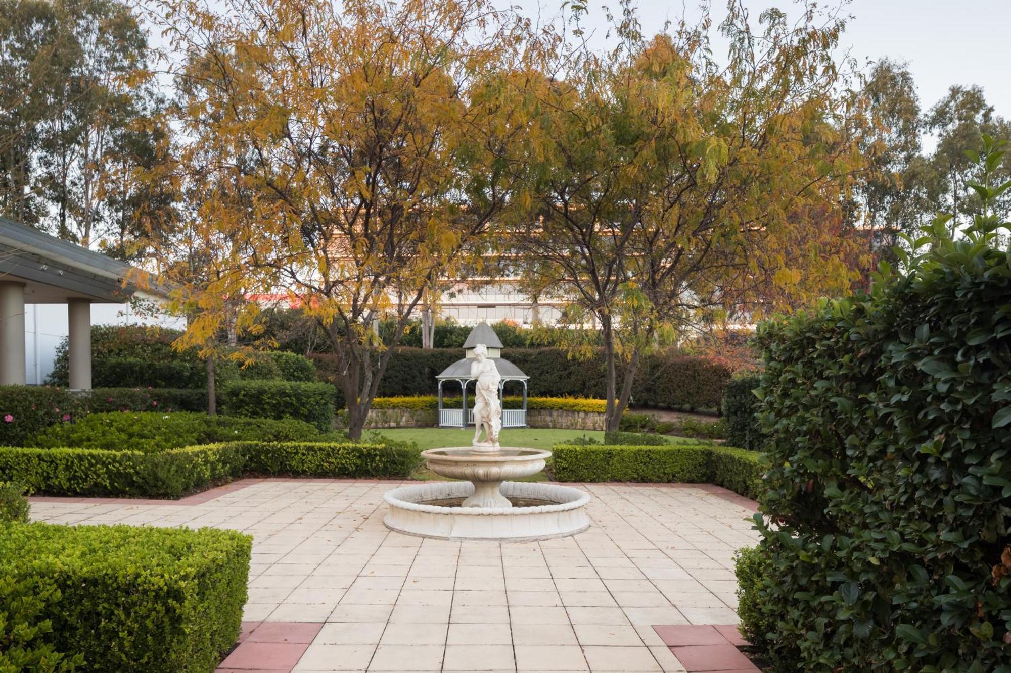 Visy Dior Hotell Baulkham Hills Exteriör bild