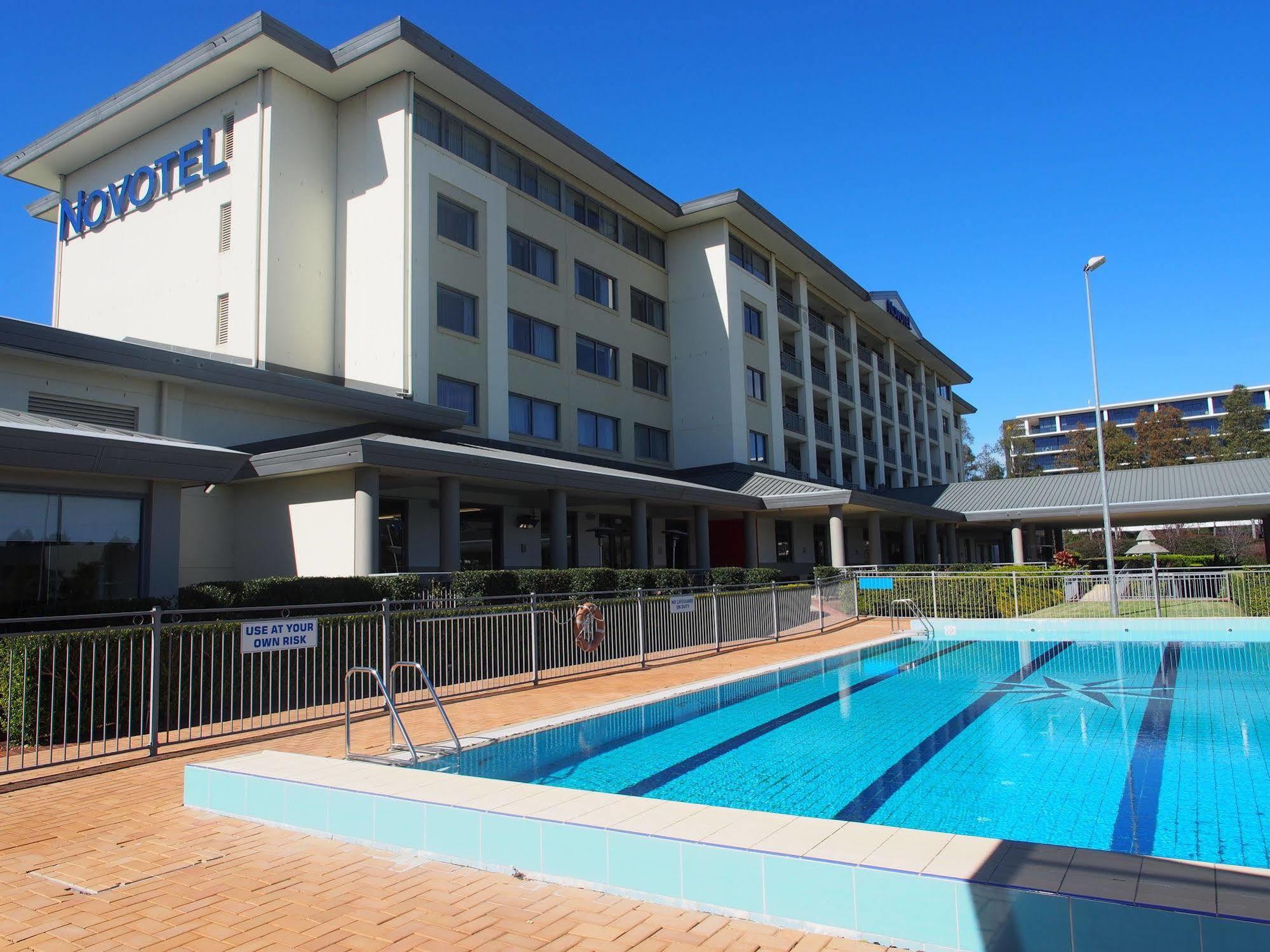 Visy Dior Hotell Baulkham Hills Exteriör bild